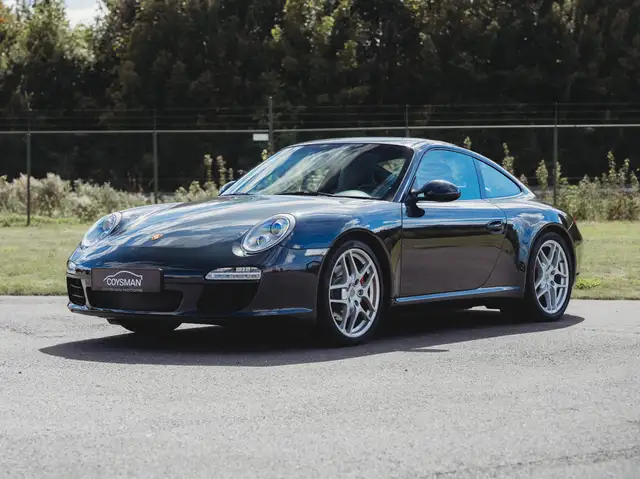 Porsche 997 view 3