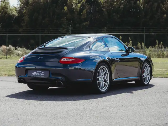 Porsche 997 view 6