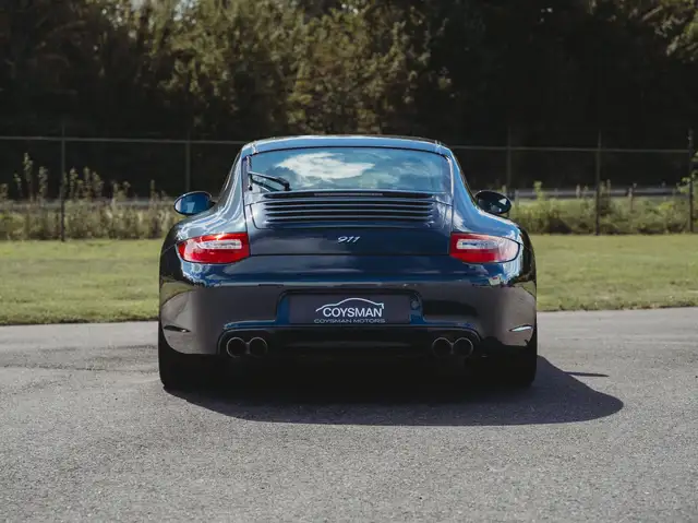Porsche 997 view 4