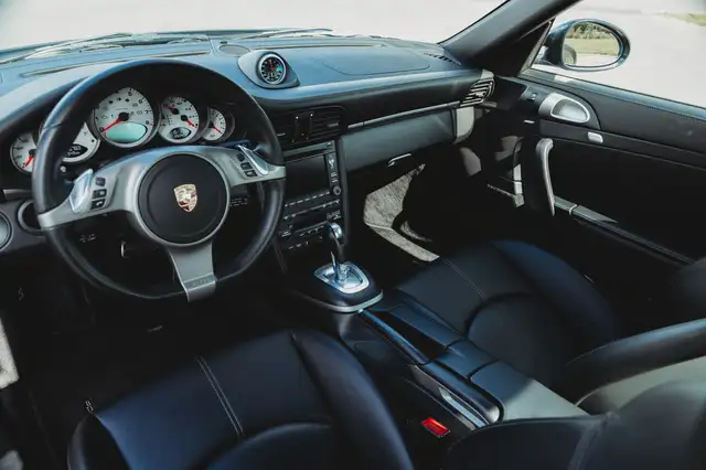 Porsche 997 view 14