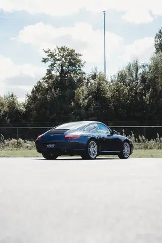 Porsche 997 view 8