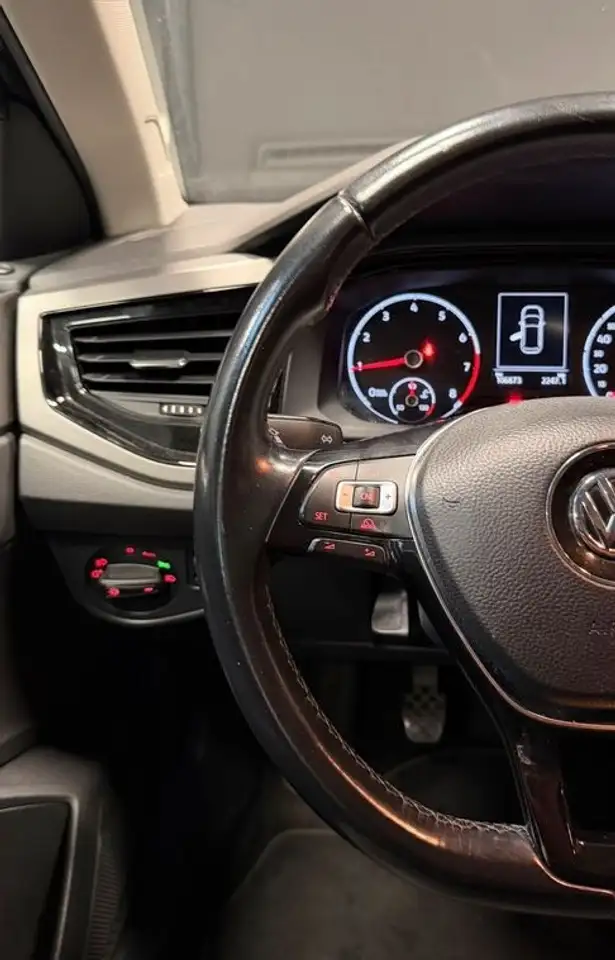 Volkswagen Polo Citadine 5 portes — photo 26
