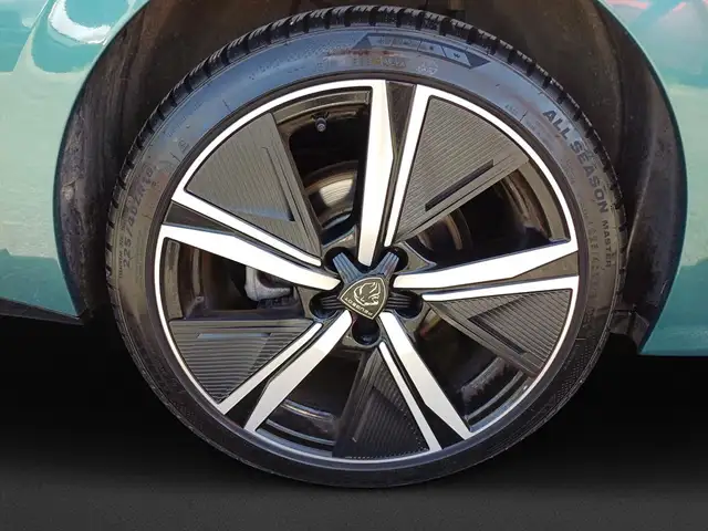 Peugeot 308 view 8