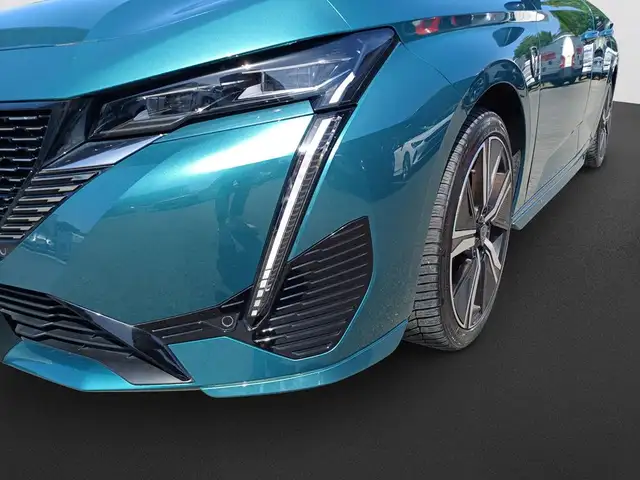 Peugeot 308 view 9