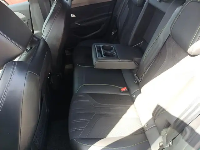 Peugeot 308 view 5