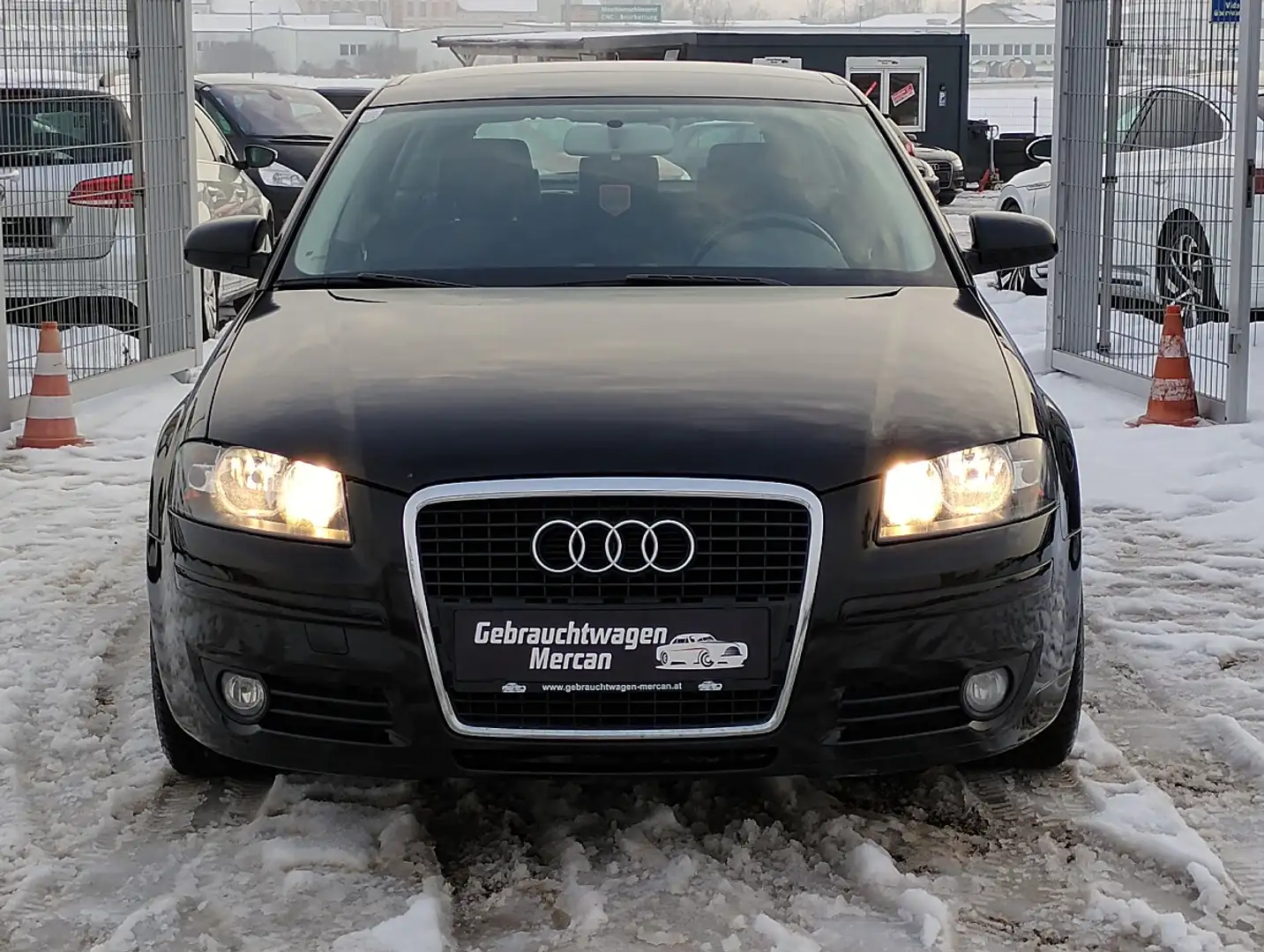 Audi A3 Ambition 2,0 TDI DPF DSG Schwarz - 2