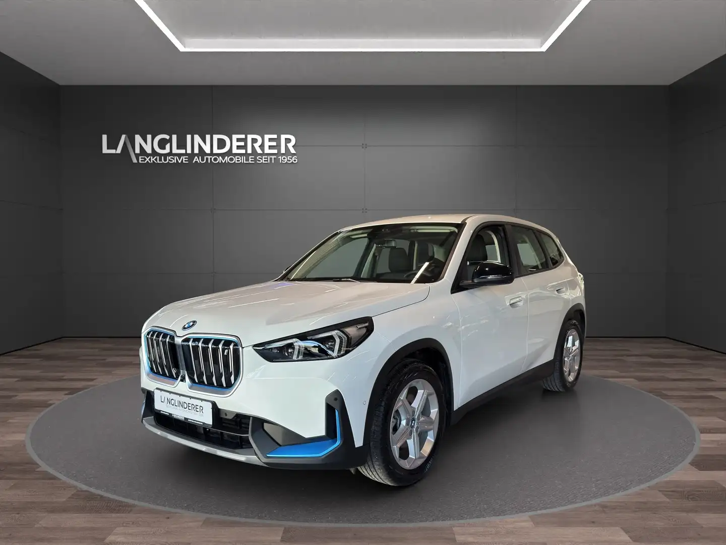 BMW iX1 xDrive30  NP 62.689,-  Head-Up Display Weiß - 1