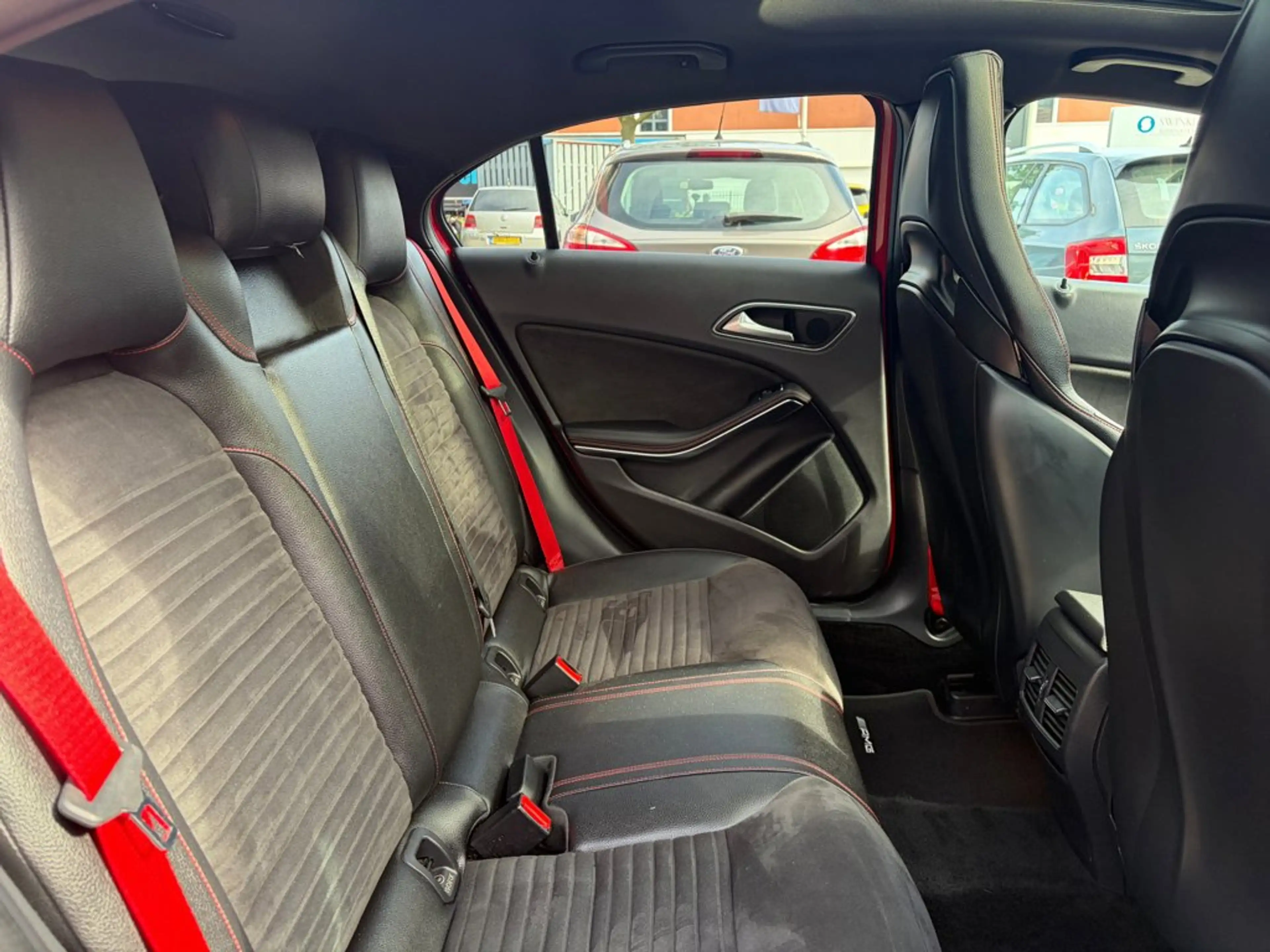 Mercedes-Benz A 45 AMG 4MATIC, Pano, Camera, Schaalstoelen — photo 7
