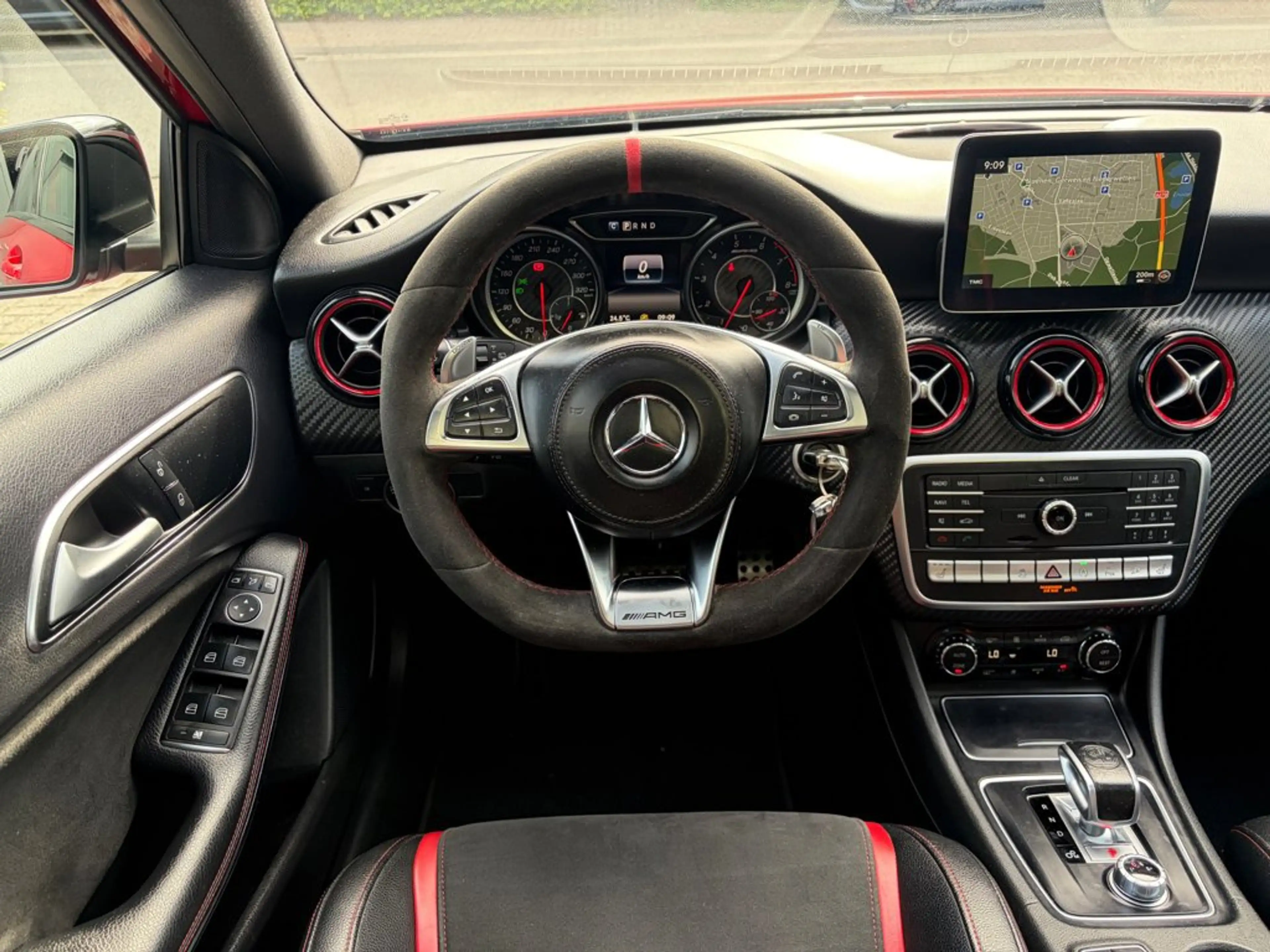 Mercedes-Benz A 45 AMG 4MATIC, Pano, Camera, Schaalstoelen — photo 8
