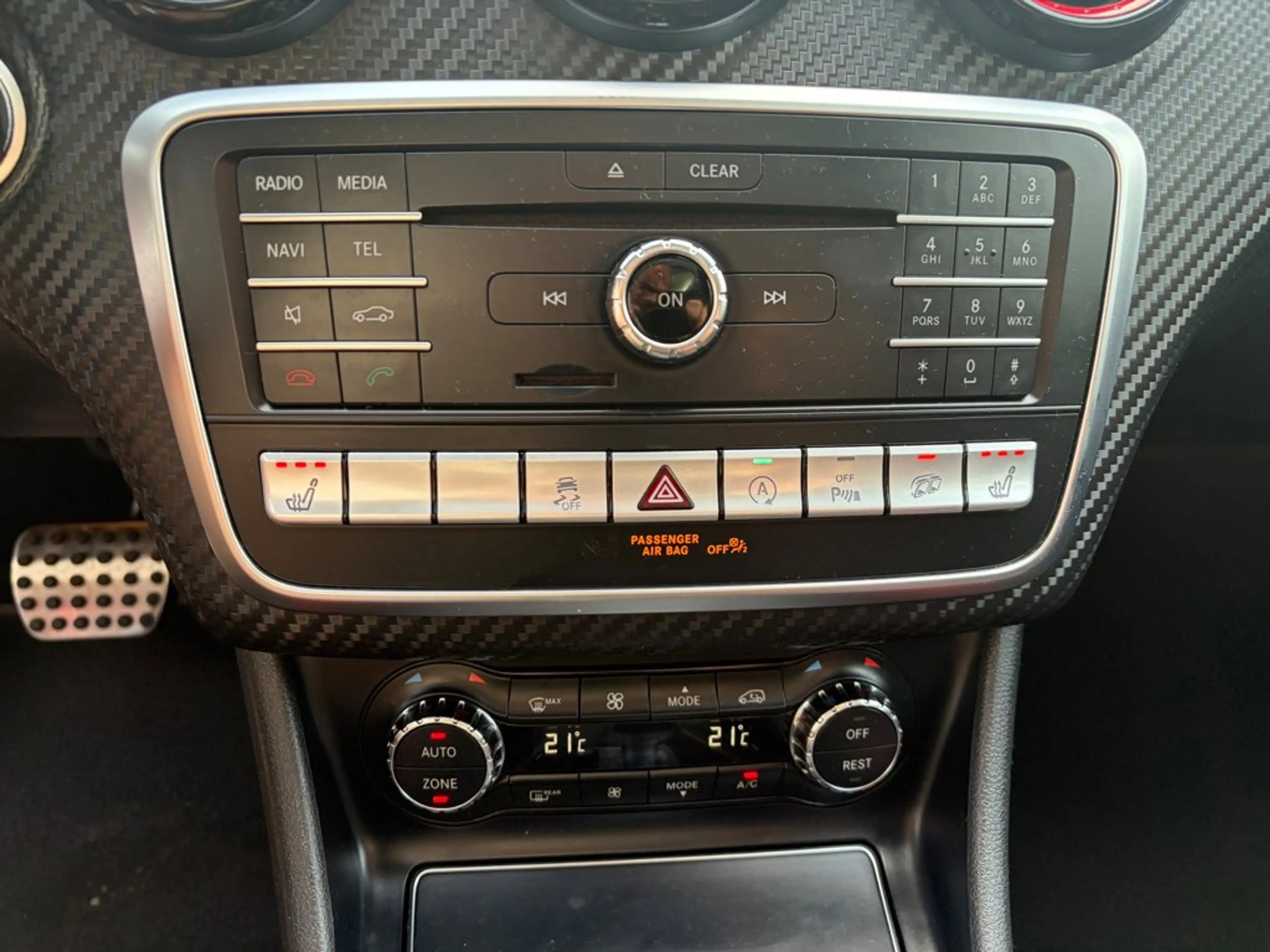 Mercedes-Benz A 45 AMG 4MATIC, Pano, Camera, Schaalstoelen — photo 11