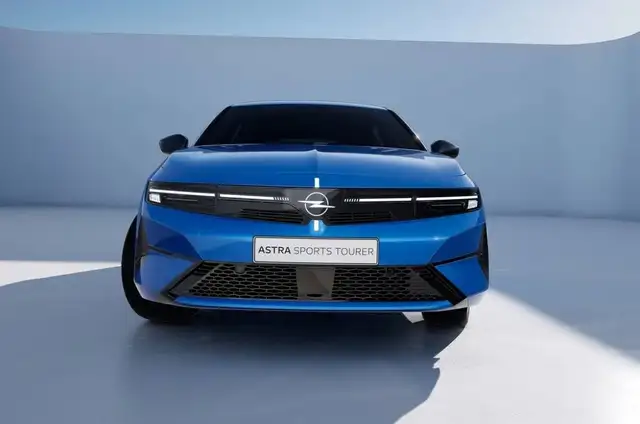 Opel Astra view 6