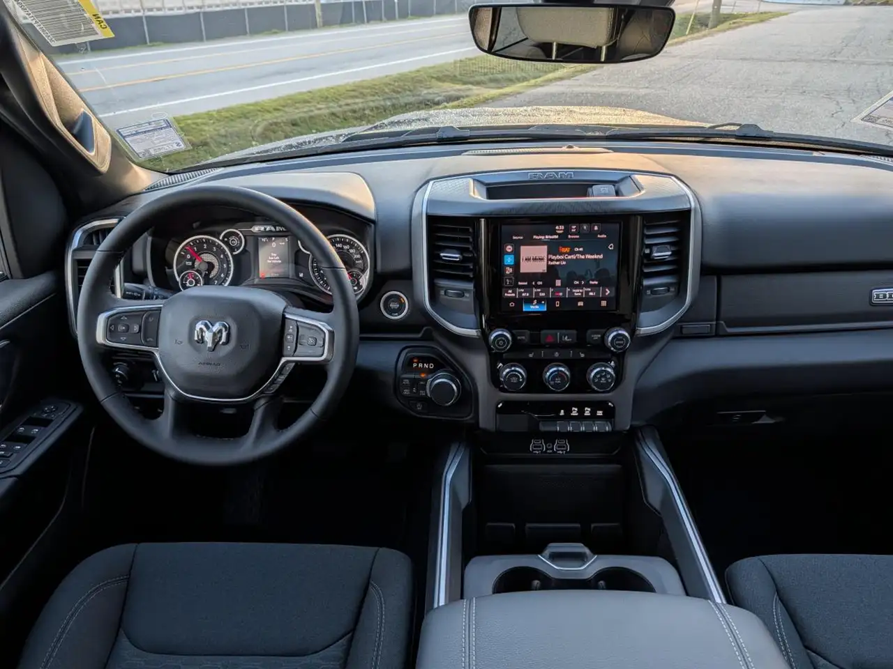 RAM 1500 снимка RAM 1500