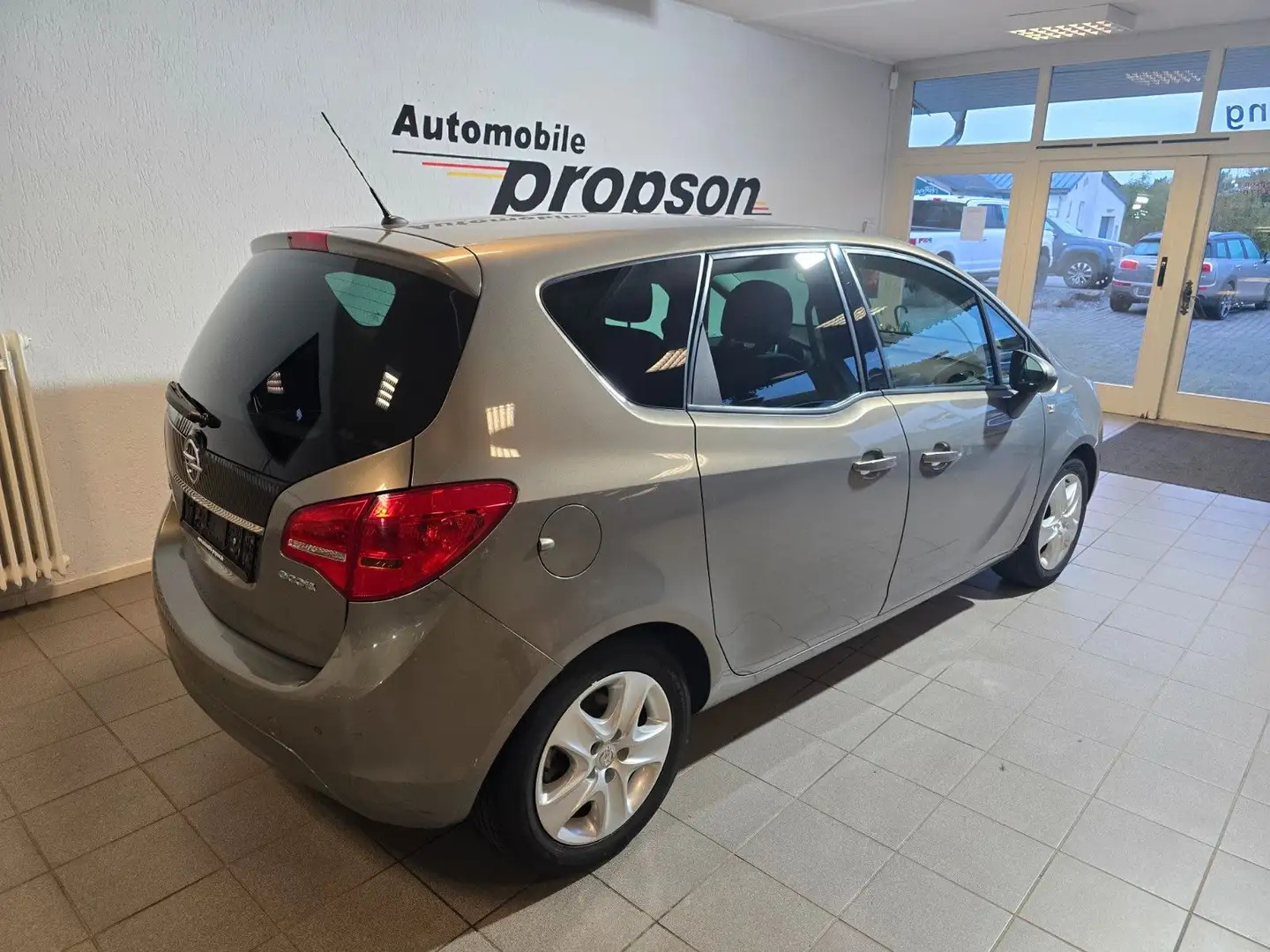 Opel Meriva B 1.4 Design Edition KLIMA PDC Braun - 2