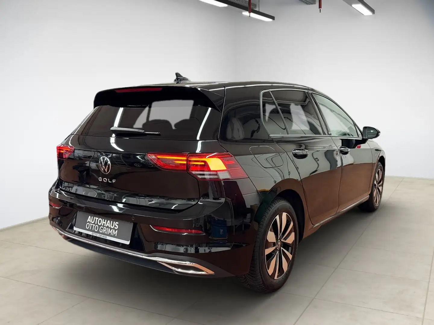 Volkswagen Golf VIII 2.0 TDI Move DSG LED AHK Kamera Schwarz - 2