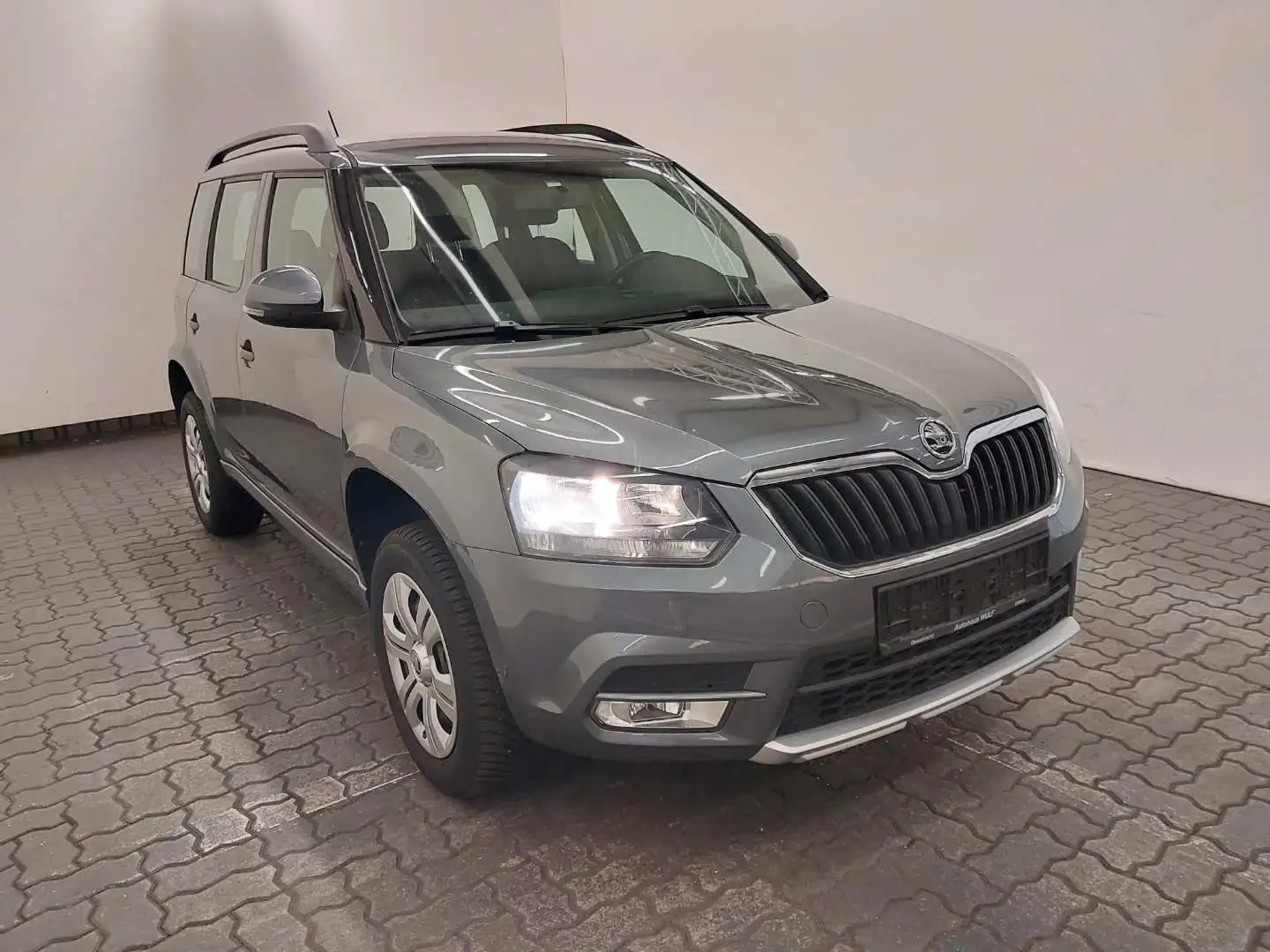 Skoda Yeti * KLIMA*PDC*SHZ* Grau - 2