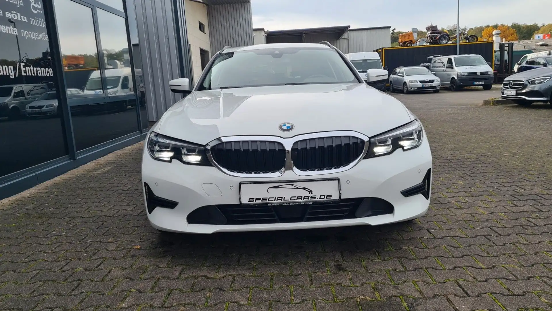 BMW 318 d Advantage - ASSISTS - SENSATEC - LC PRO Blanc - 2