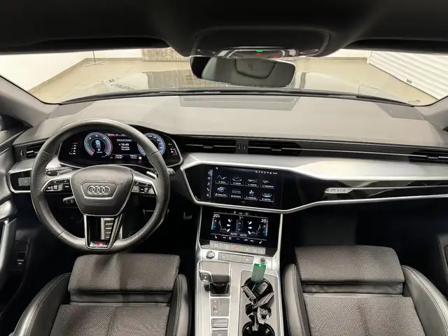 Audi A6 view 12