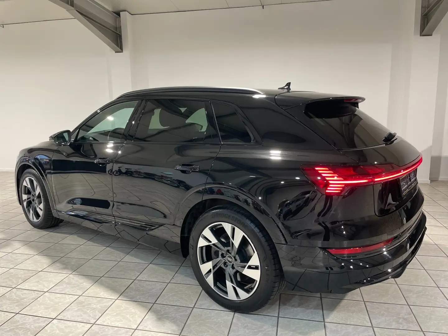 Audi Q8 e-tron Q8 e-tron 55 quattro S line Noir - 2