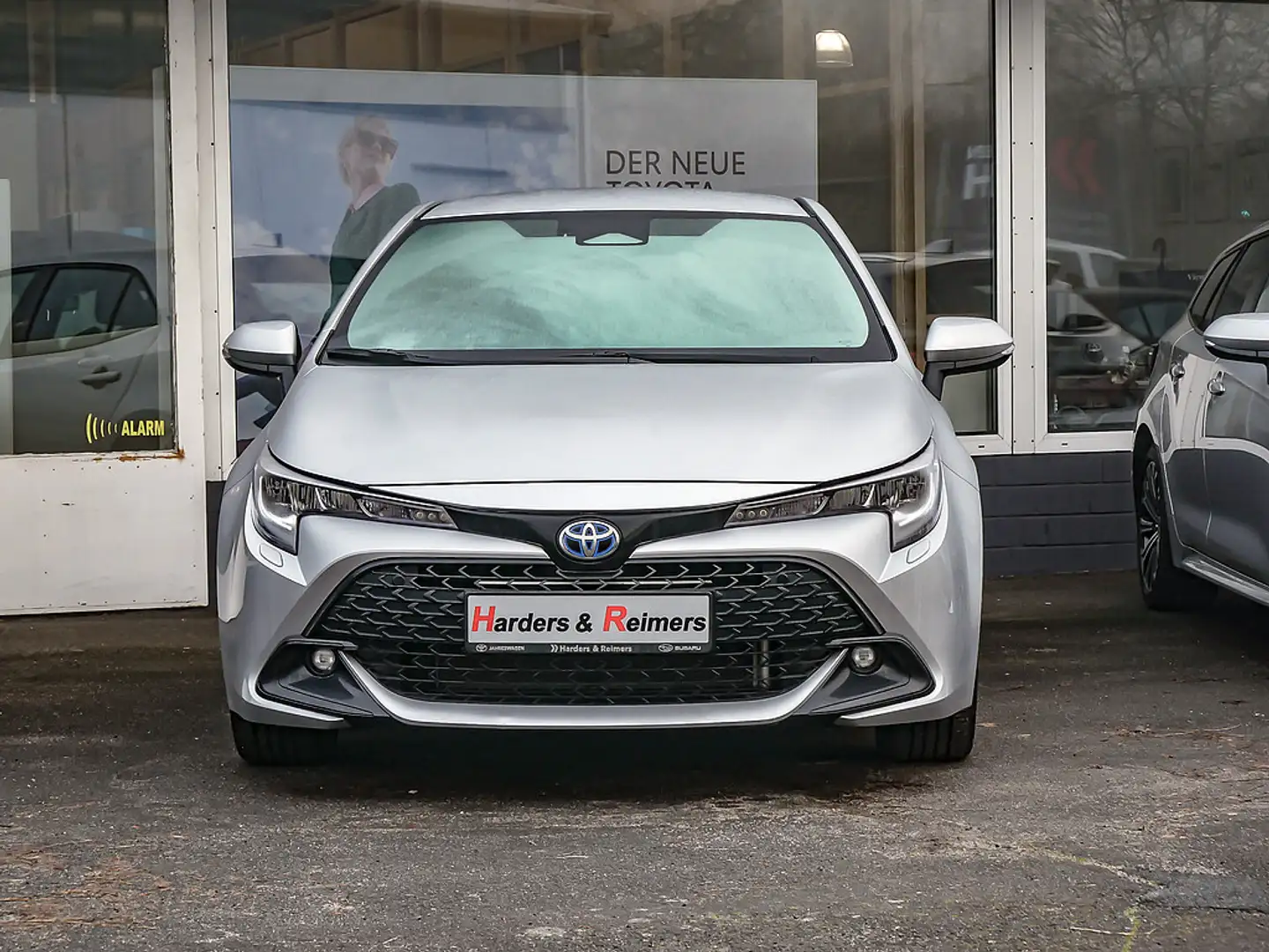 Toyota Corolla Hybrid 1.8 SHZ KAMERA NAVI ACC LED Zilver - 2