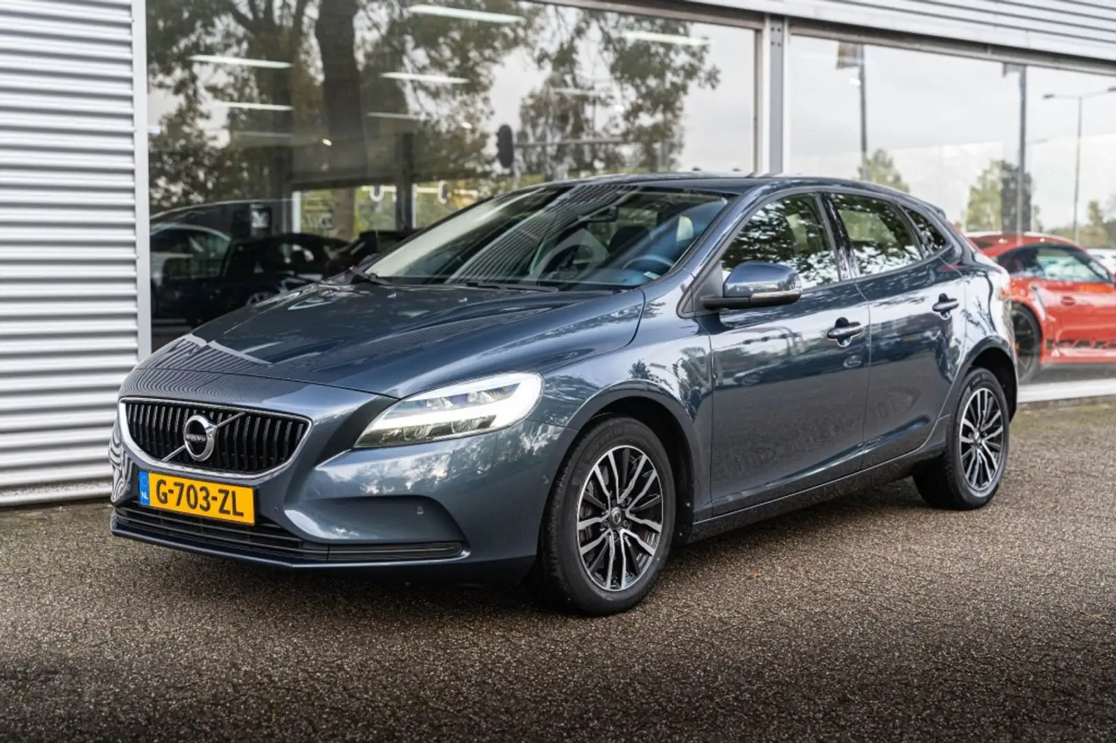Volvo V40 1.5 T2 Polar+ Automaat Blauw - 1