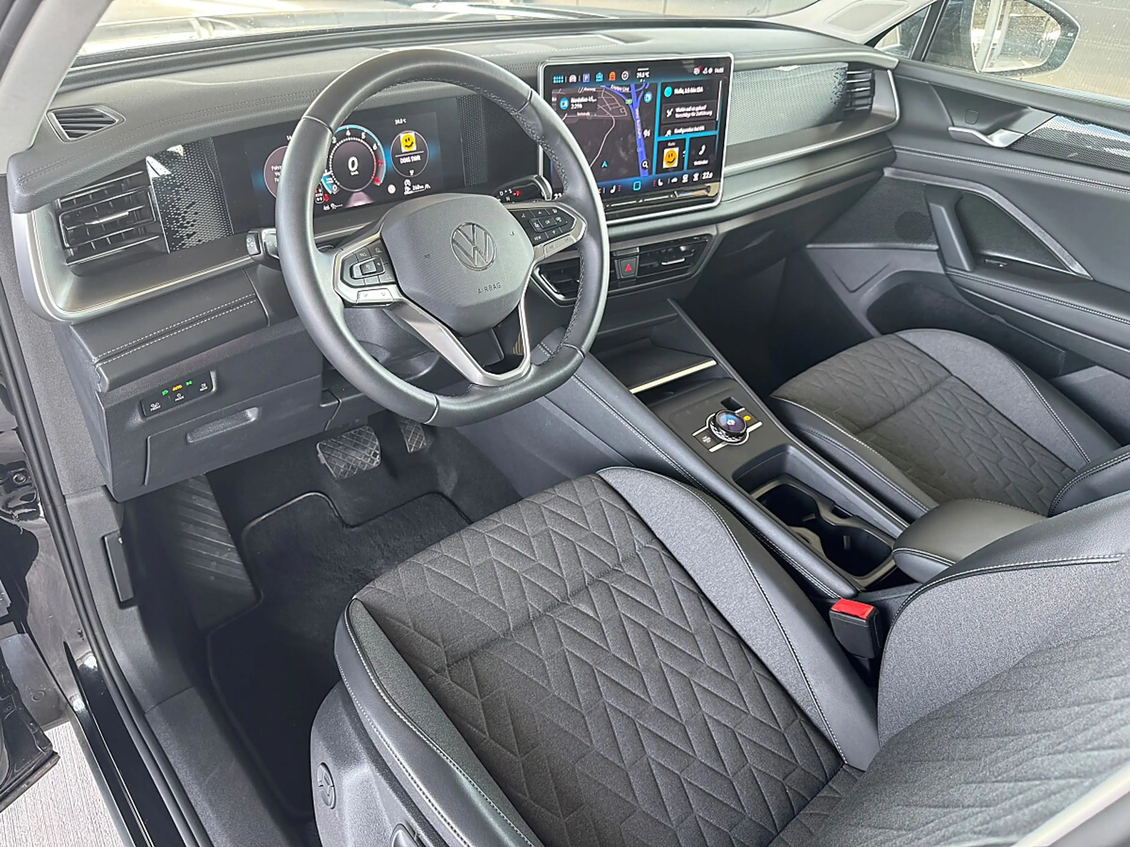 Volkswagen Tayron VW Tayron 1,5 eTSI DSG *AHK *7 SITZE *360° Kamera — photo 11
