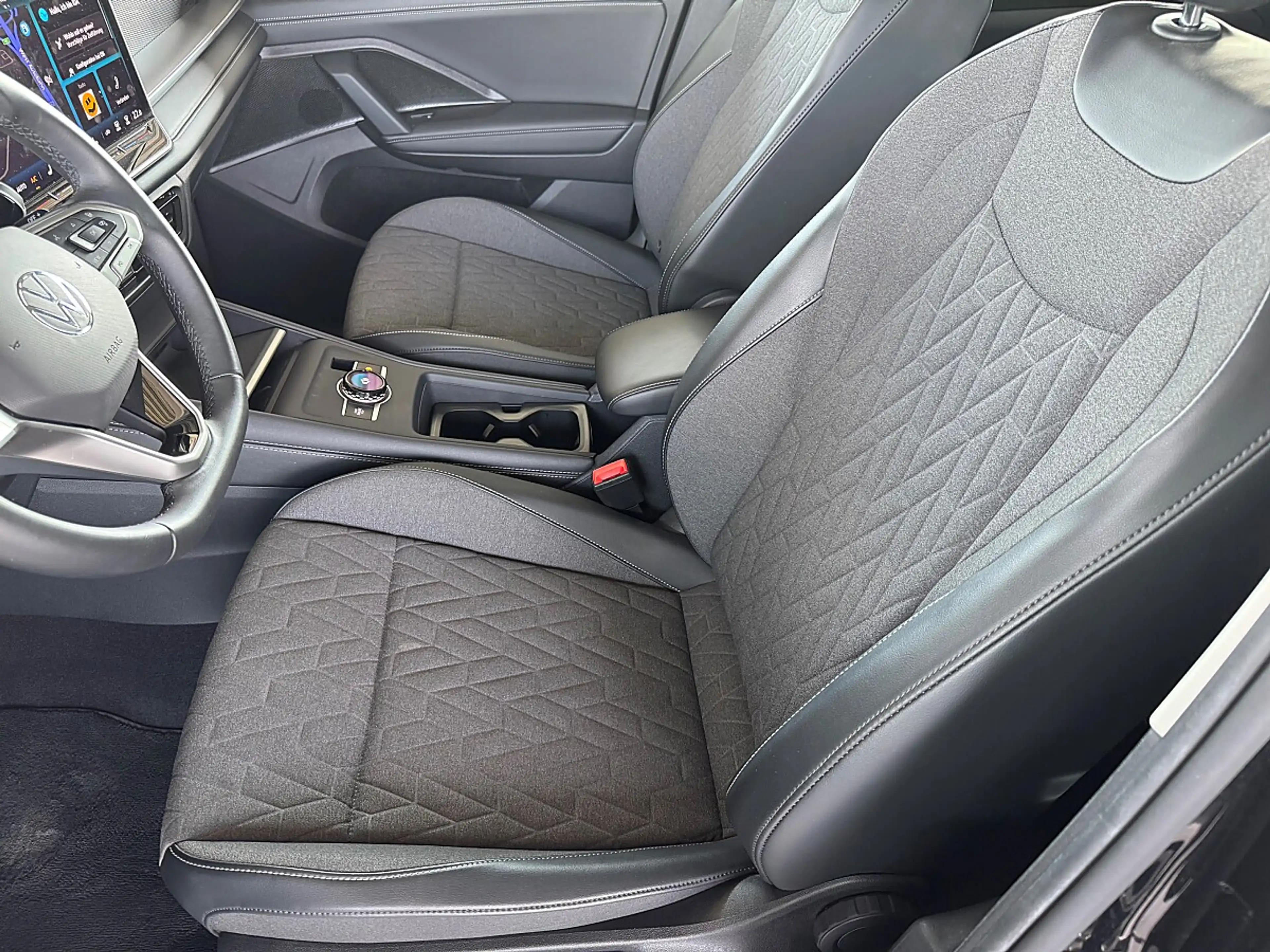 Volkswagen Tayron VW Tayron 1,5 eTSI DSG *AHK *7 SITZE *360° Kamera — photo 12