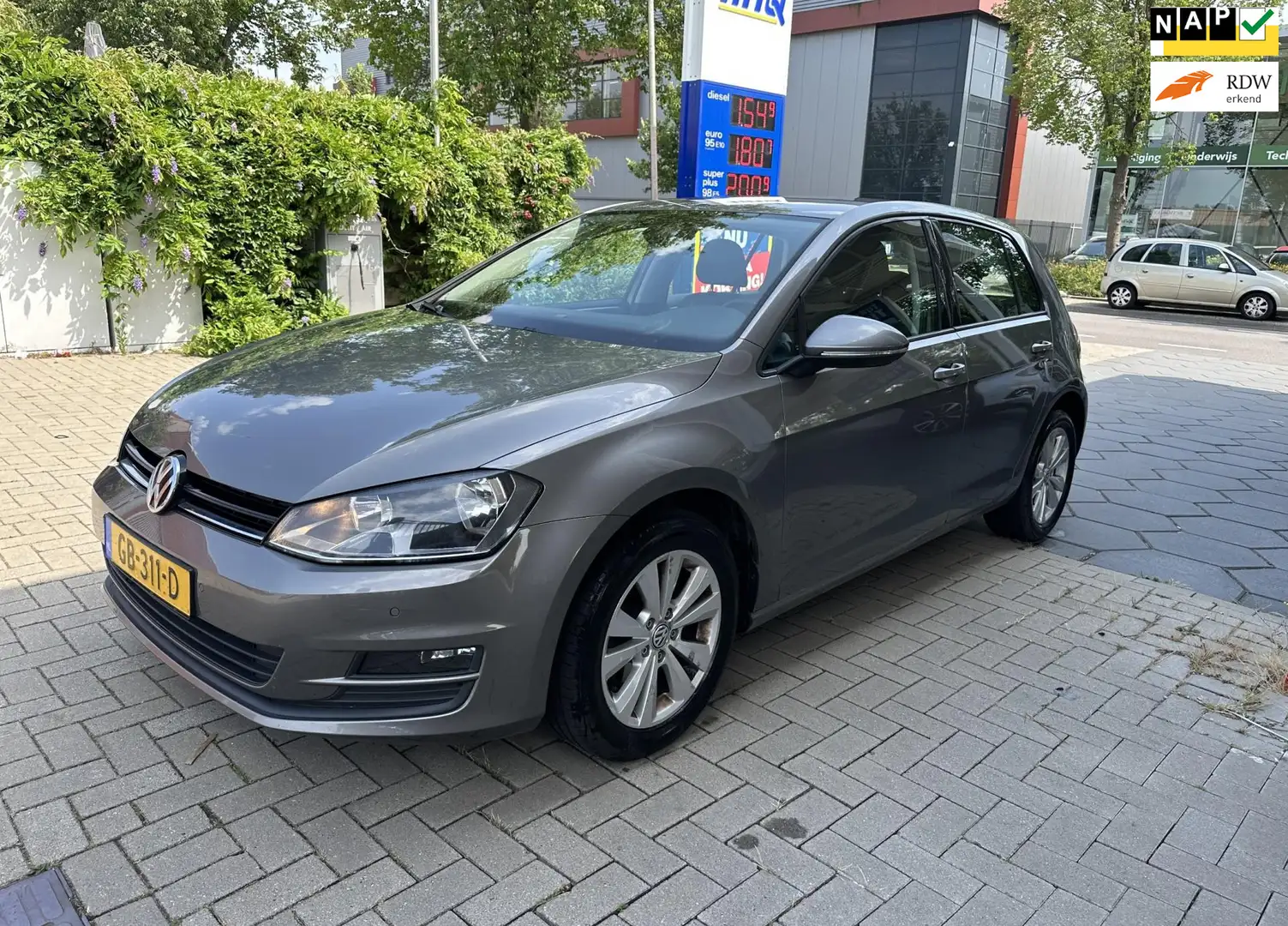 Volkswagen Golf 1.2 TSI Comfortline prachtige auto Gris - 1