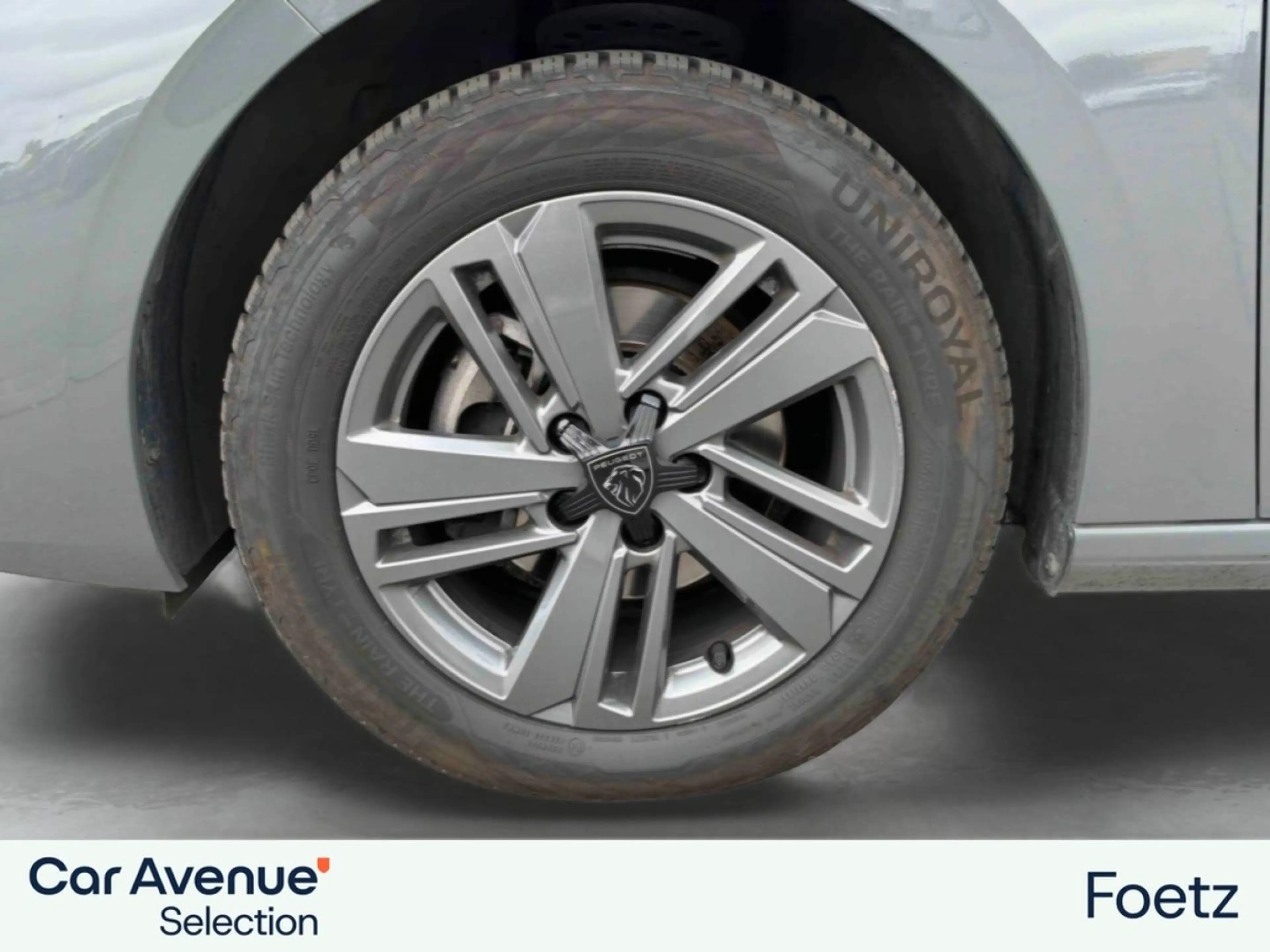 Peugeot 308 1.2 PureTech 130ch S\u0026S Active Pack — photo 11