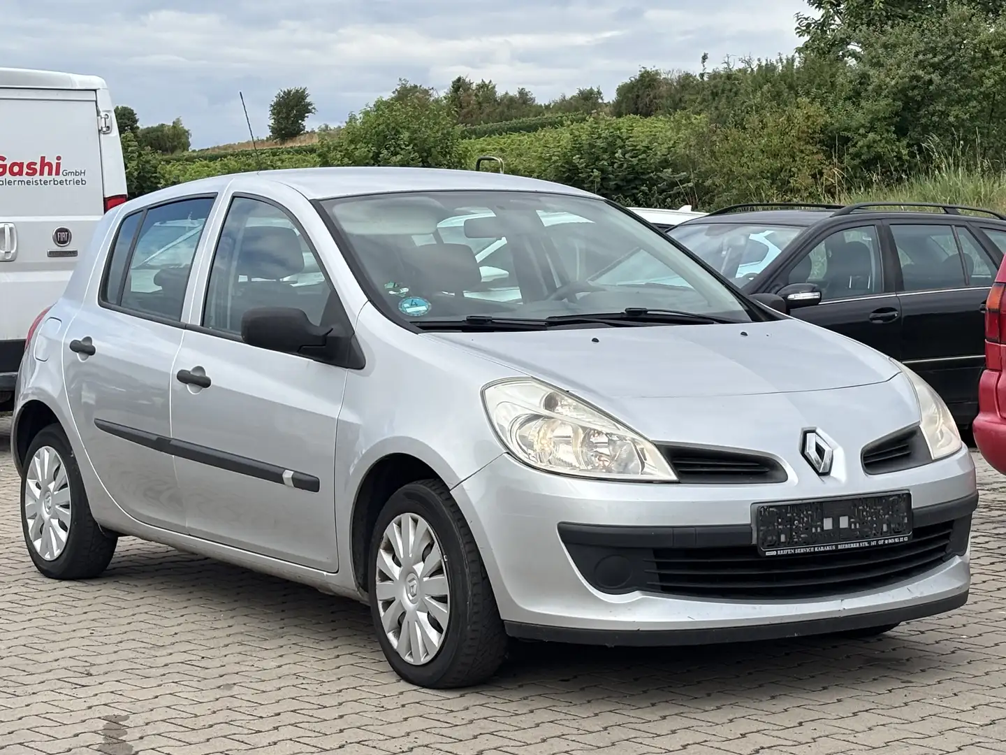 Renault Clio Authentique mit Klimaanlage + elektr. Fensterheber Grau - 1