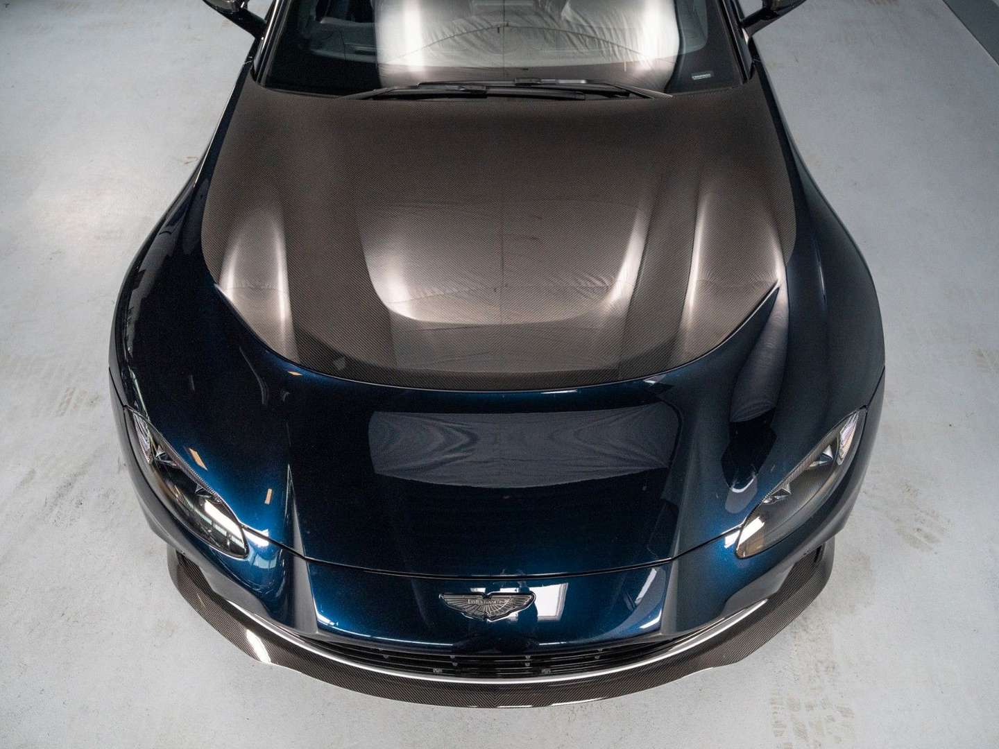 Aston Martin Vantage Roadster V12 Limited -  - Joinsteer - #2