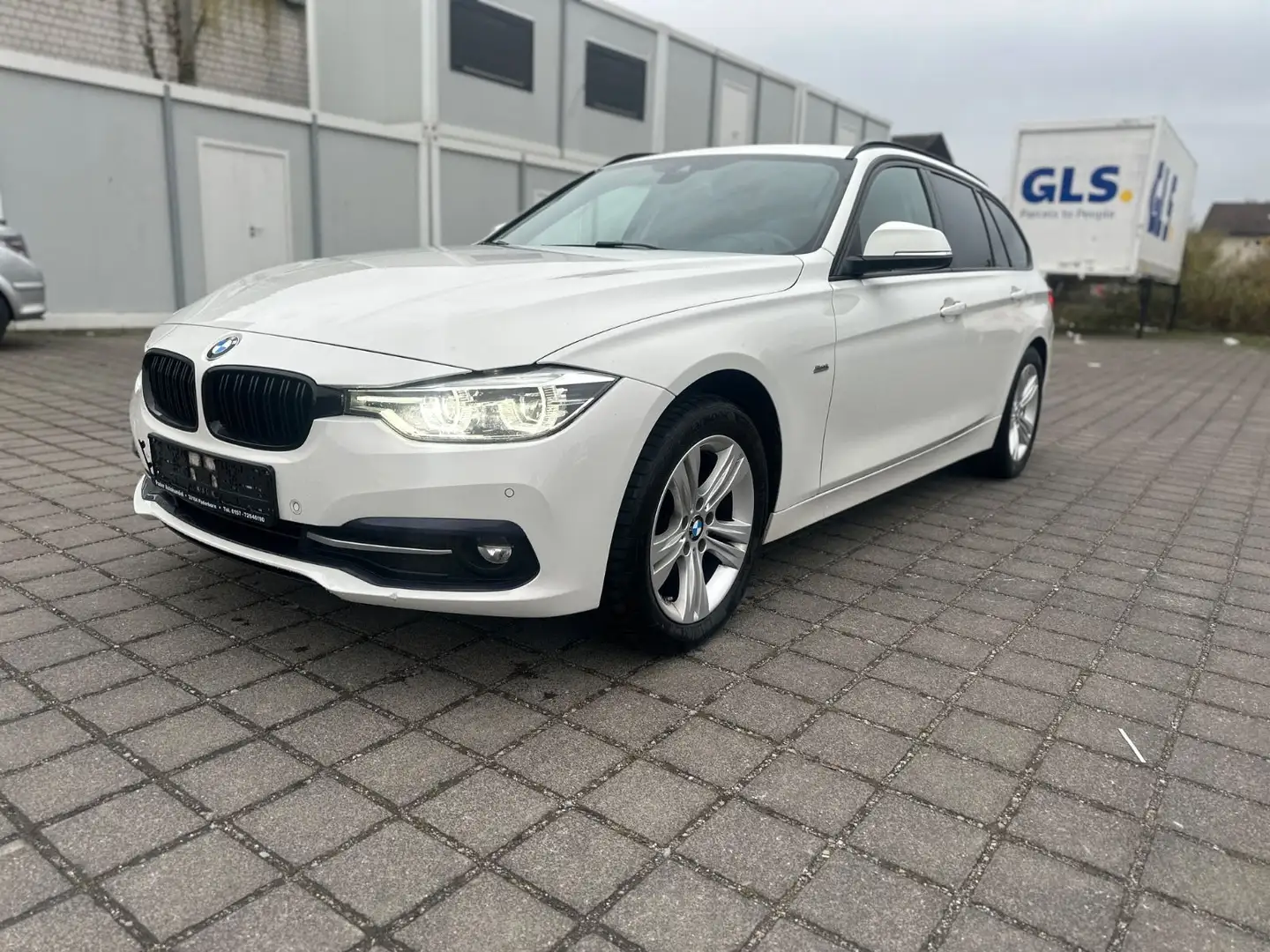 BMW 320 d xDrive Sport Line Klima NAVI Automatik Weiß - 1