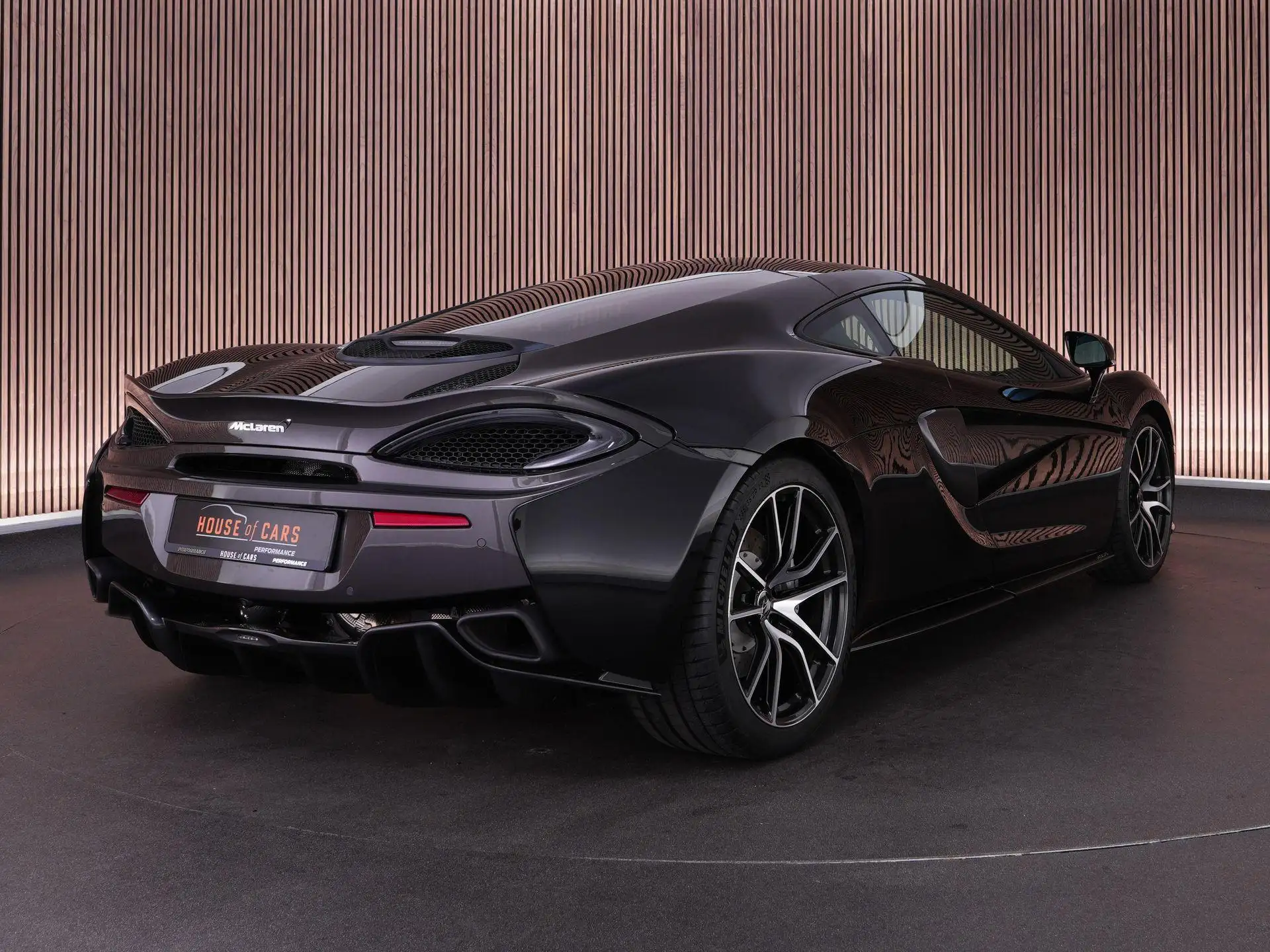 맥라렌 570GT 570 Sport Coupe 2019 검정 사진 2