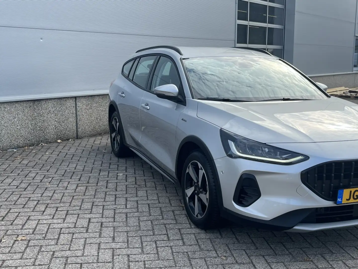 Ford Focus Wagon 1.0 EBH Active 155PK AUTOMAAT! TREKHAAK! DRI Grau - 2