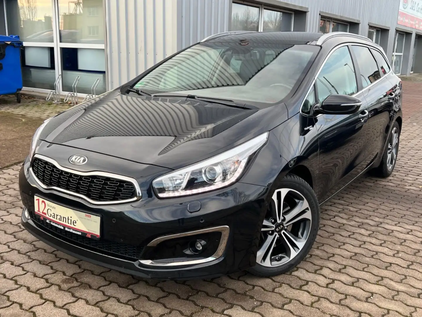 Kia Ceed / cee'd Schwarz - 1