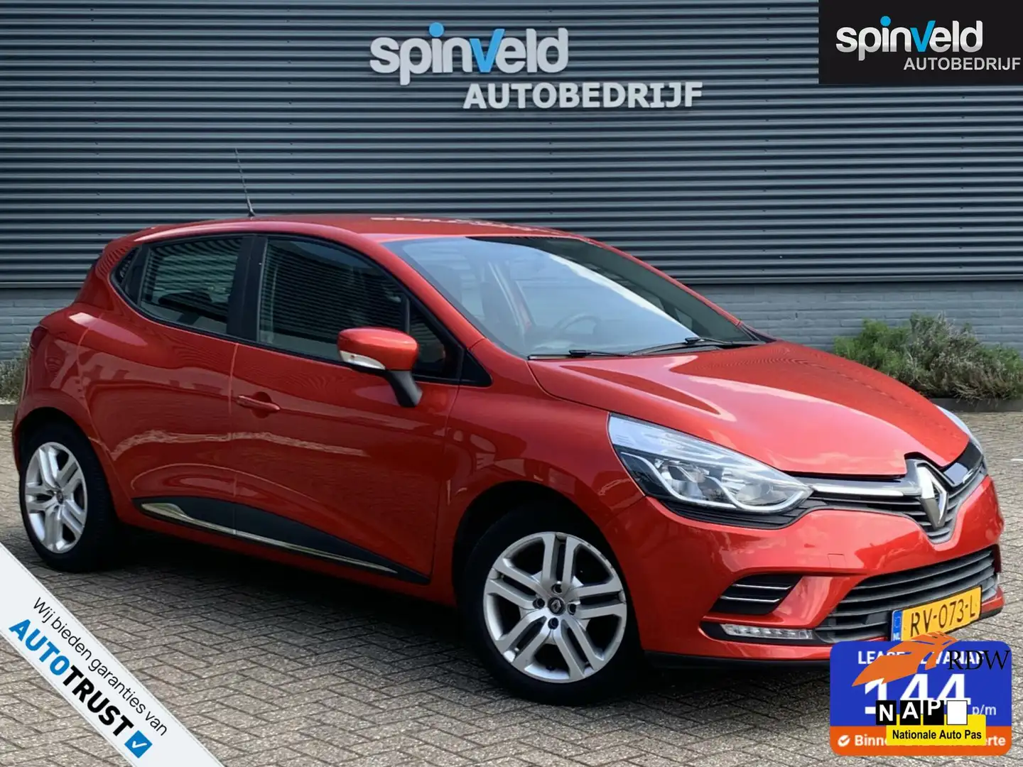 Renault Clio 0.9 TCe Zen BJ`18 NAP NL Navi Trekhaak Elekpakket Rood - 1