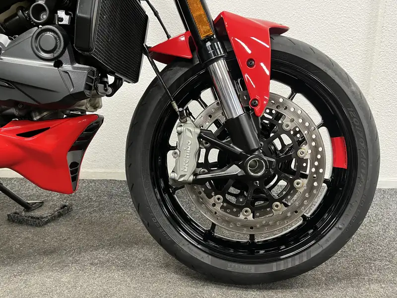 Ducati MONSTER - foto 6