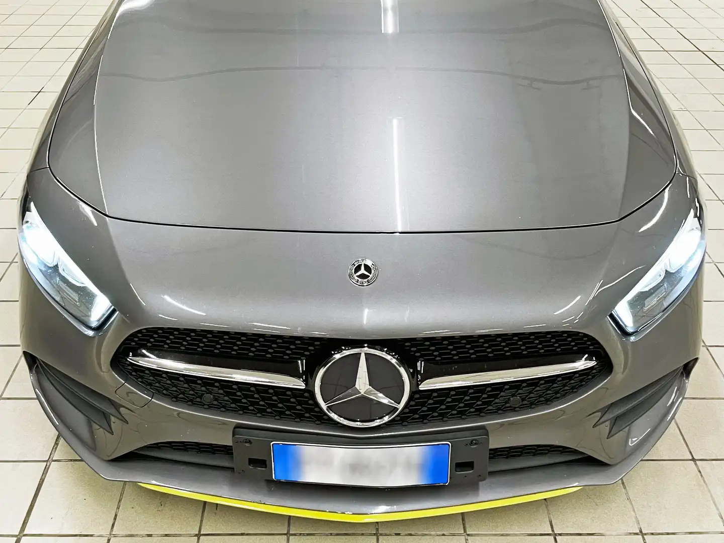 Mercedes-Benz A 180 Edition 1 siva - 2