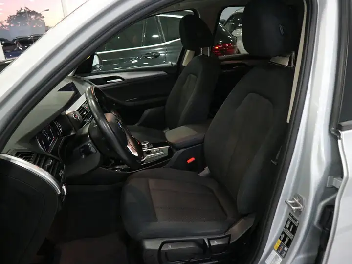 BMW X3 xDrive30e 2021, foto 4