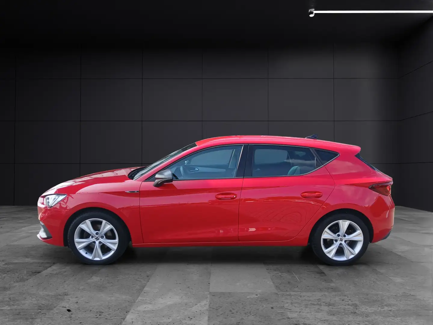 SEAT Leon TSI FR-Line LED NAVI SHZ AHK RFK GRA Rot - 2