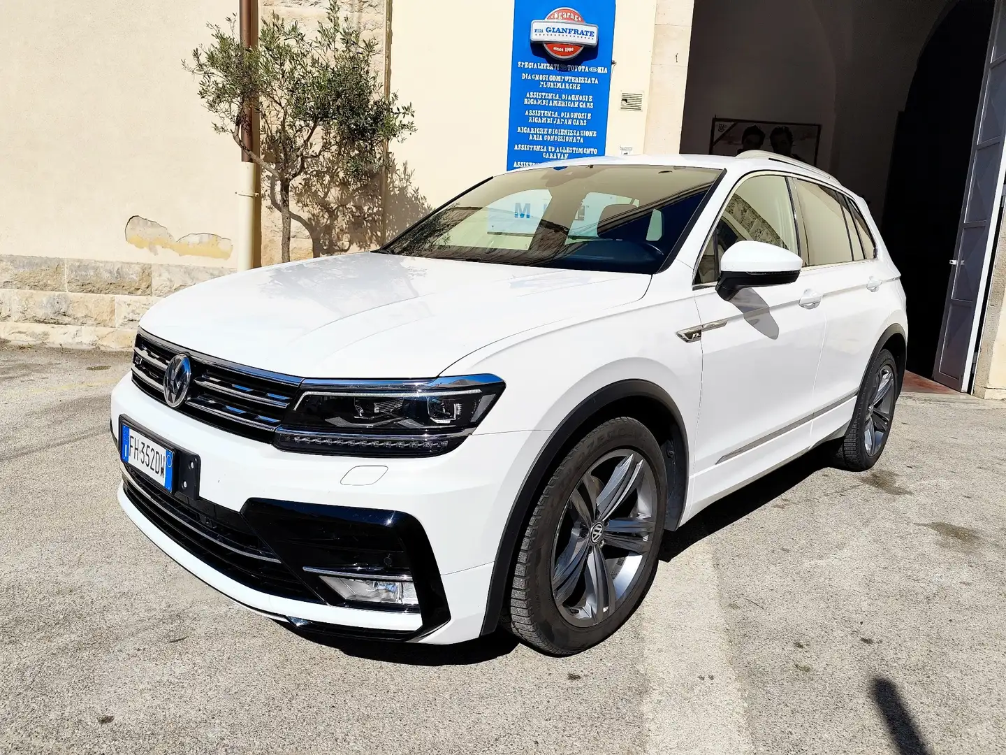 Volkswagen Tiguan 2.0 tdi R-Line BM 4motion dsg - 1