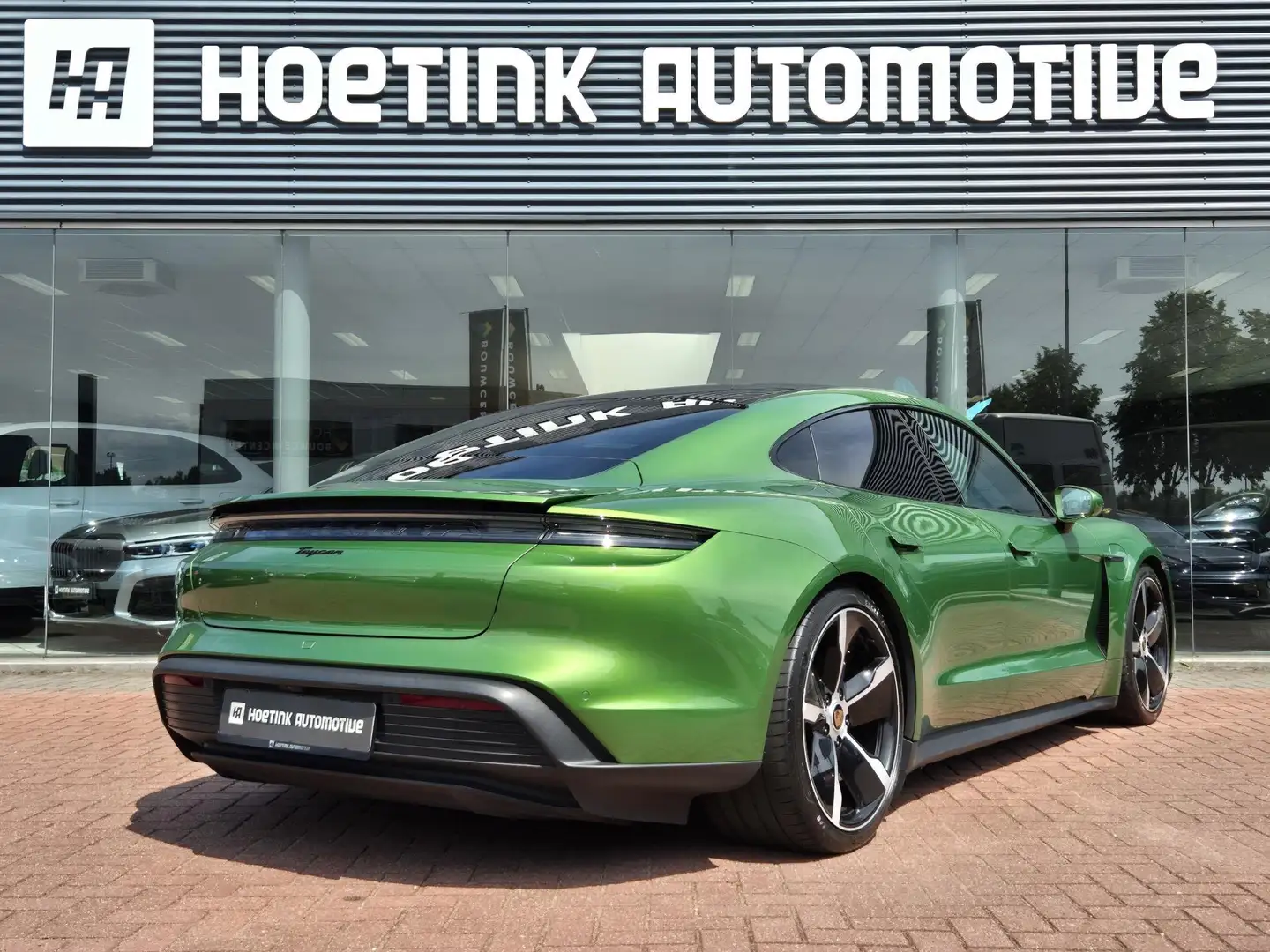 Porsche Taycan Performance 84 kWh | Matrix-LED | Pano | Leder | B Groen - 2