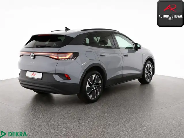 Volkswagen ID.4 view 5