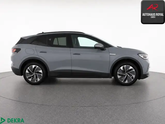 Volkswagen ID.4 view 6