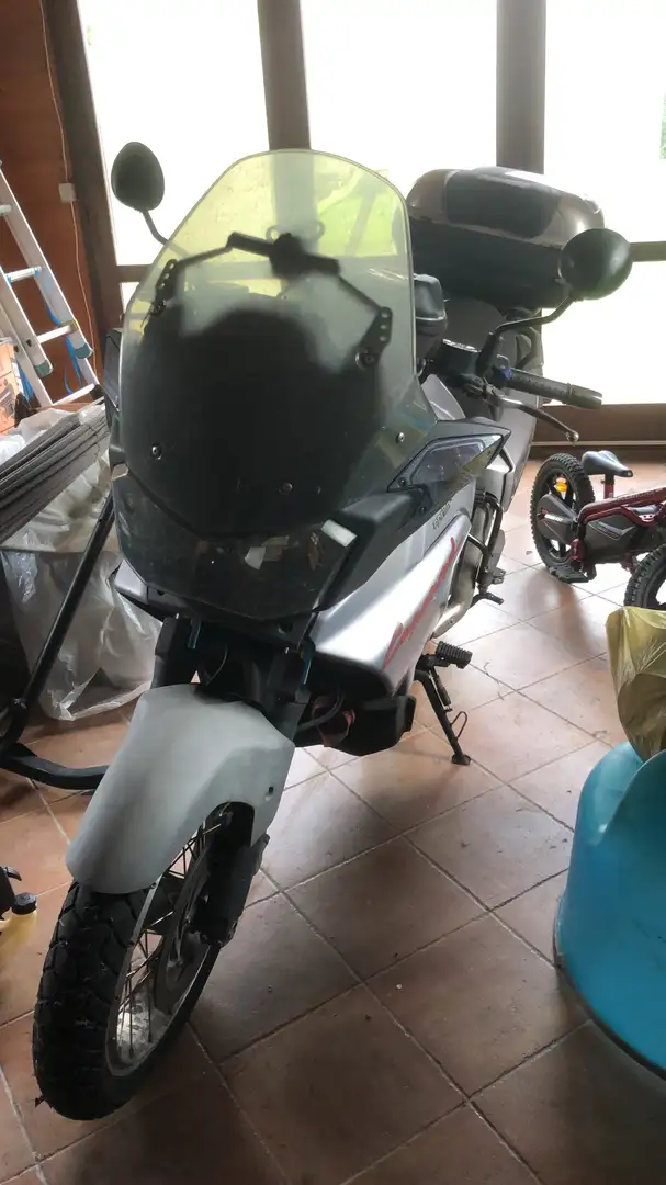 Aprilia ETV 1000 Caponord ETV 1000 no ABS Сірий - 1