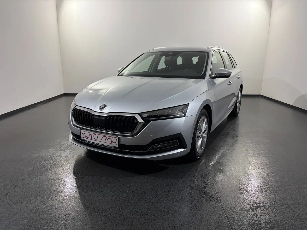 Skoda Octavia Combi 2.0 TDI Style 4x4 DSG *LED*NAVI*PDC*, миниатюра 2