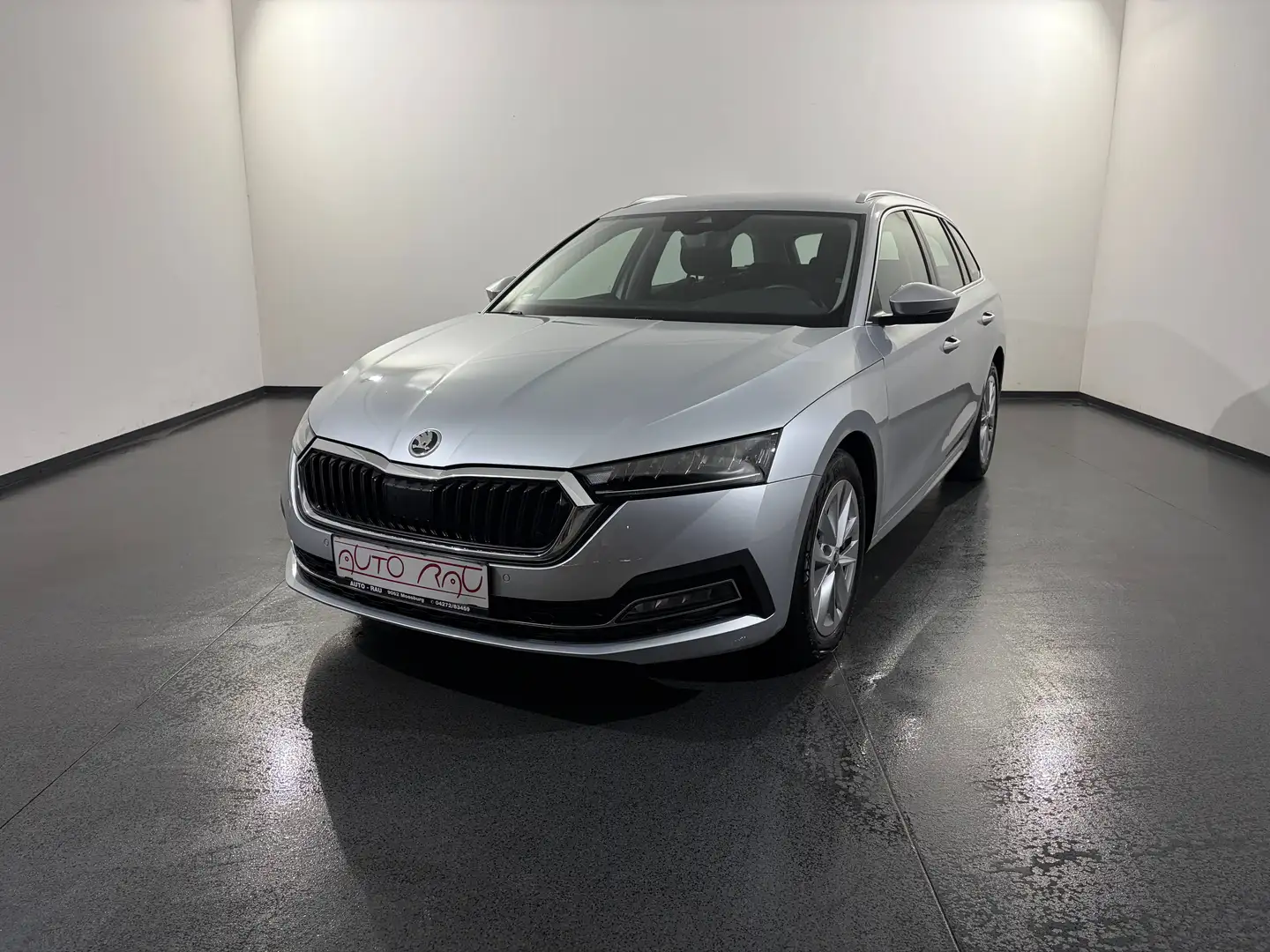 Skoda Octavia Combi 2.0 TDI Style 4x4 DSG *LED*NAVI*PDC* Silber - 2