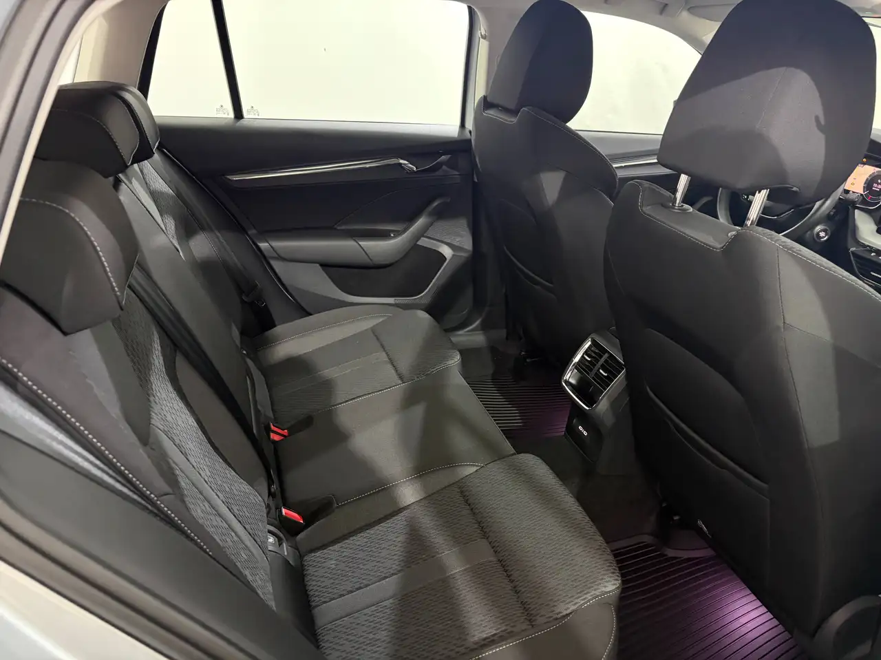 Skoda Octavia Combi 2.0 TDI Style 4x4 DSG *LED*NAVI*PDC*, миниатюра 13
