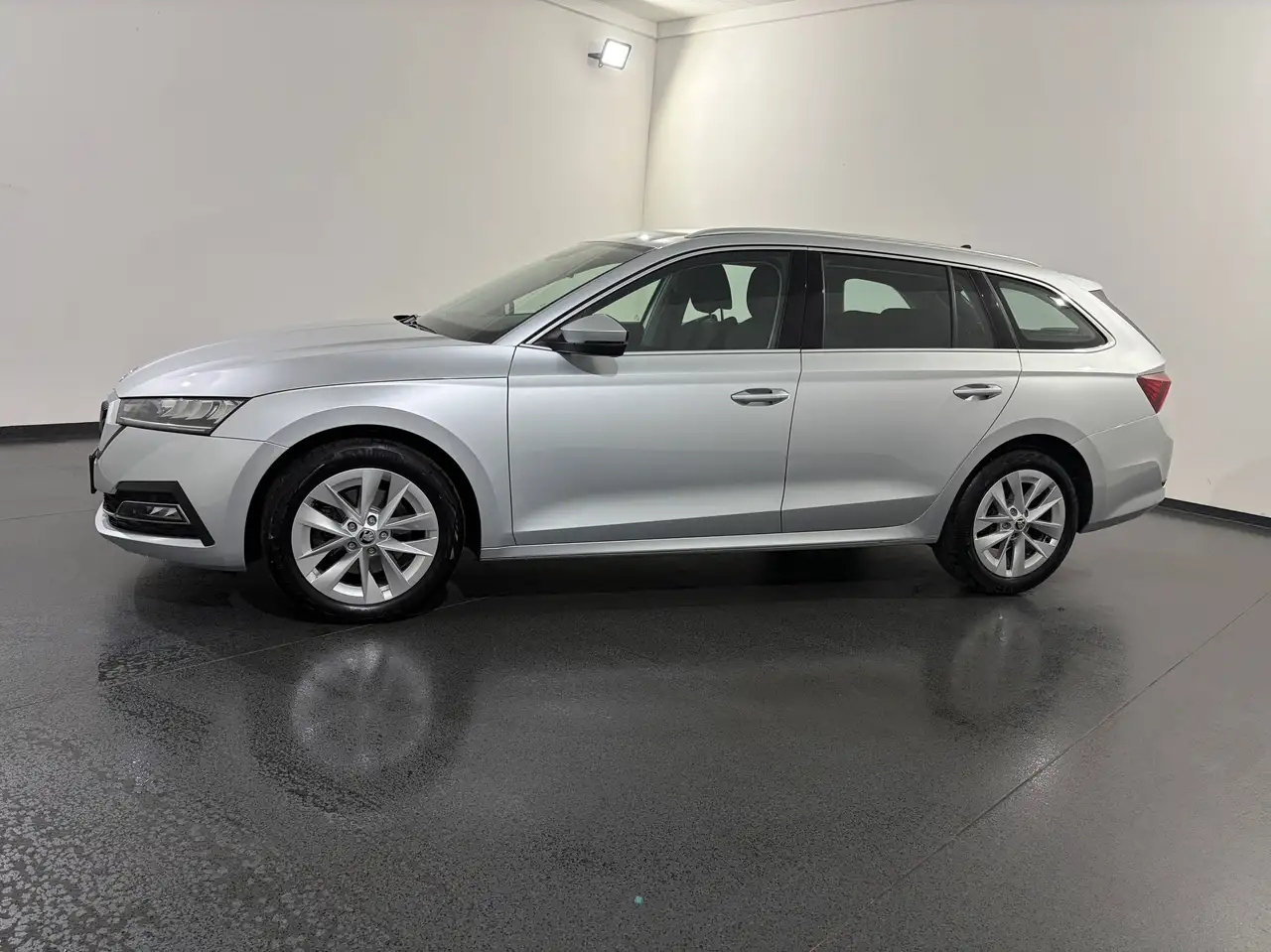 Skoda Octavia Combi 2.0 TDI Style 4x4 DSG *LED*NAVI*PDC*, миниатюра 4