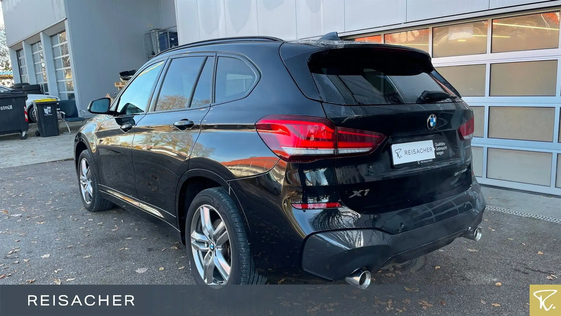BMW X1 sDrive20iA M-Sport DA+ PA Navi ACC Heckträger Schwarz - 2