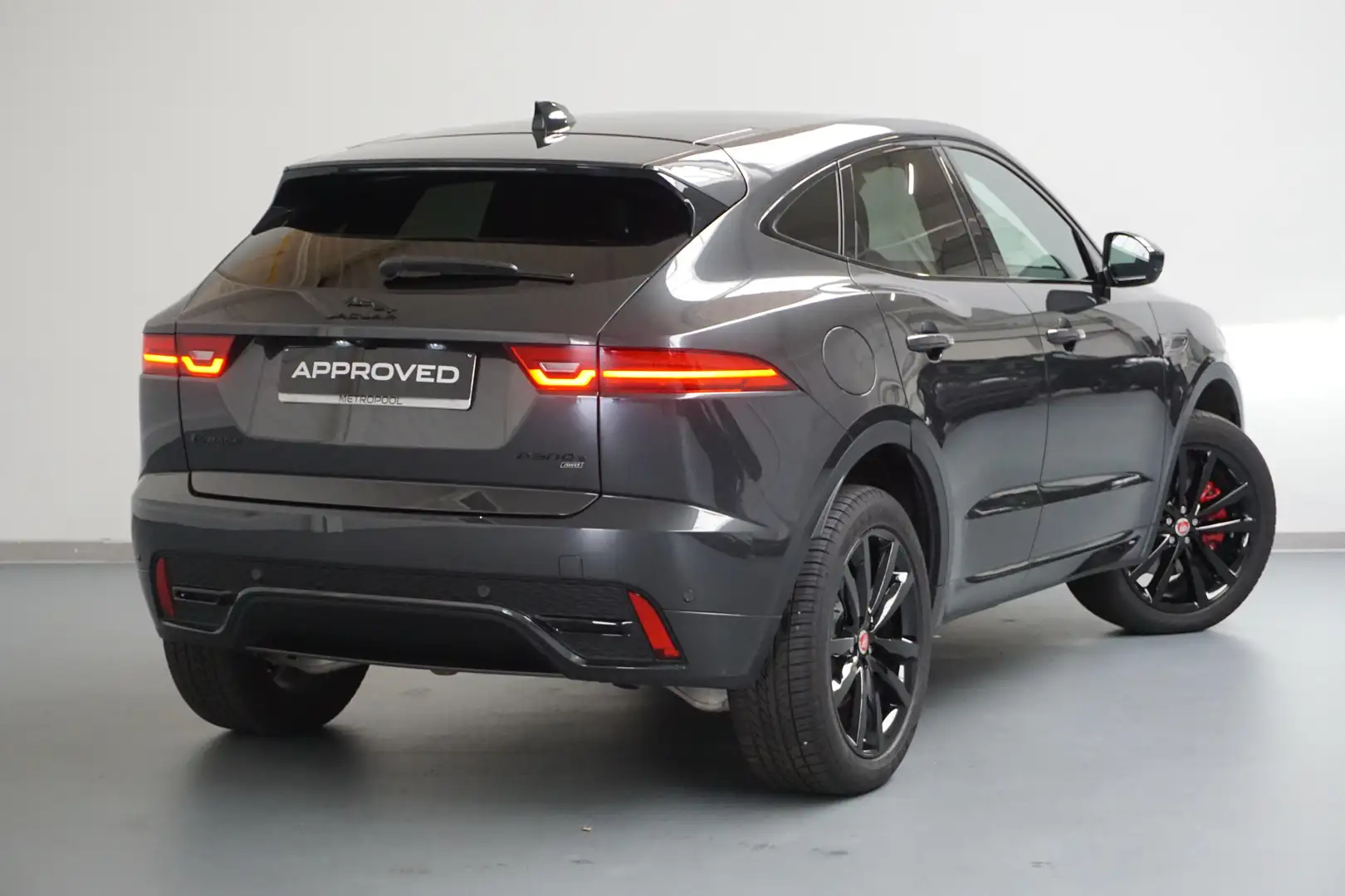 Jaguar E-Pace R-Dynamic SE P300e Gris - 2